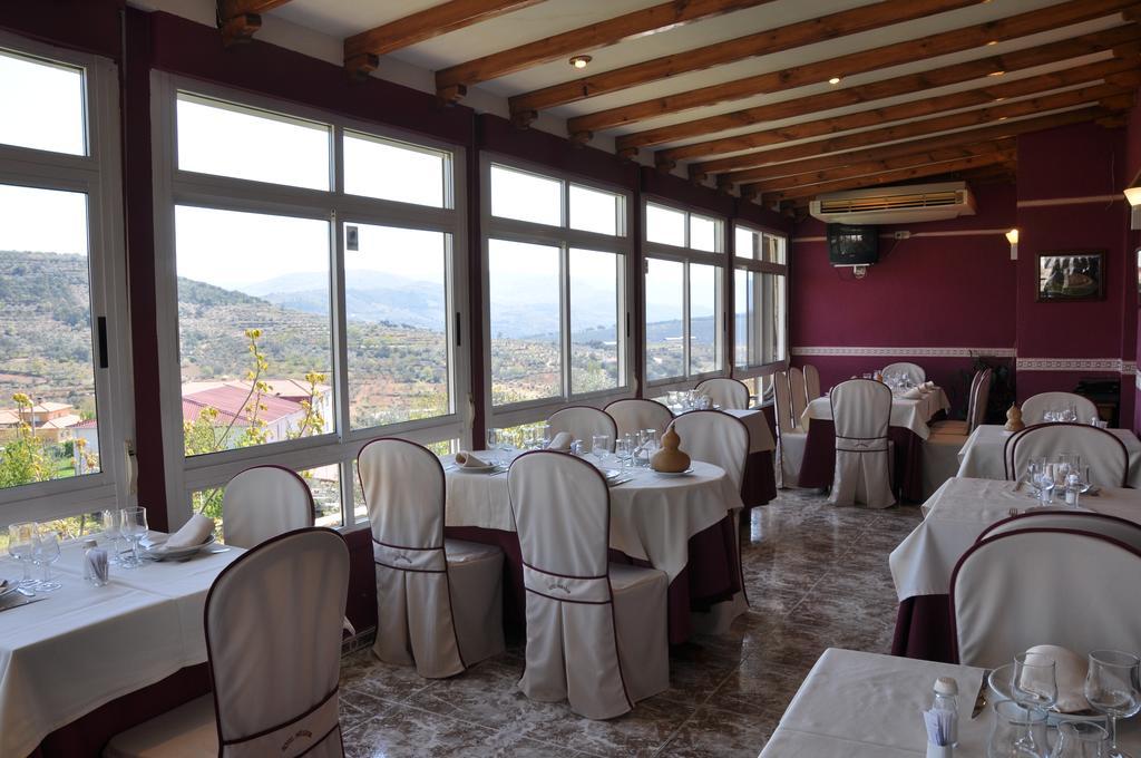 Apartamentos El Mirador Del Soto Sotoserrano Kültér fotó